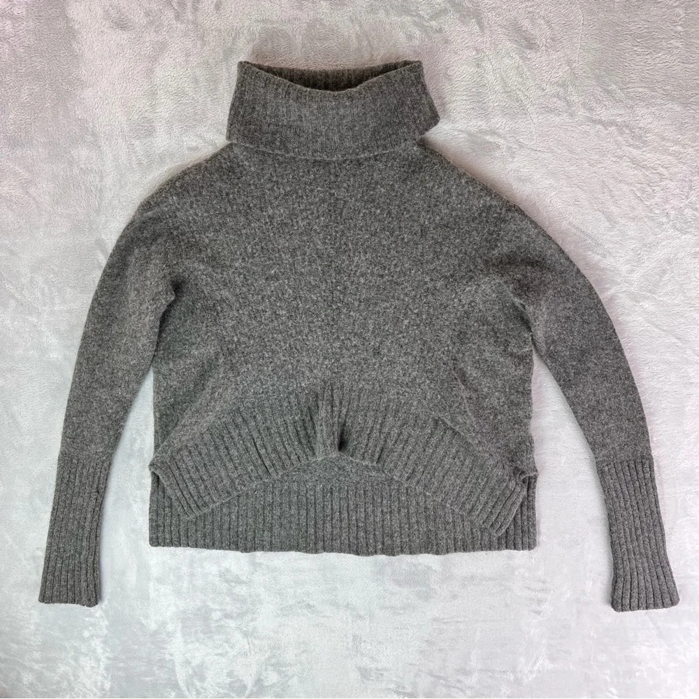 Moth Anthropologie Turtleneck Sweater Women's Small Grey Wool Blend Knit Minimal